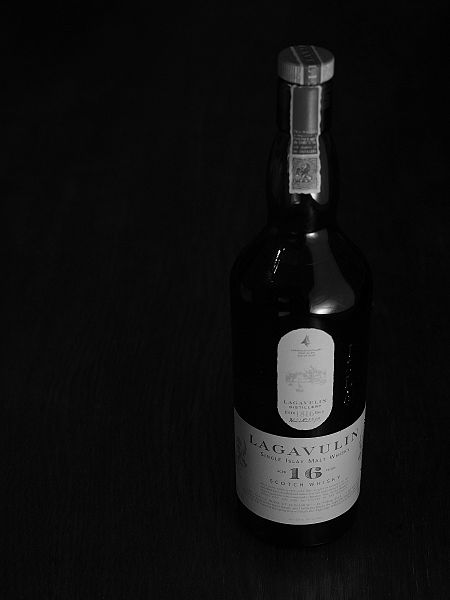 Lagavulin_beschn_sw_s_g