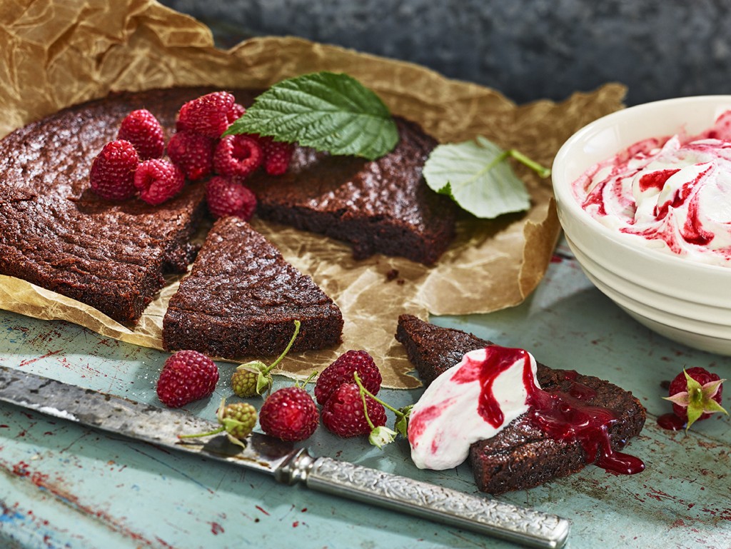 Arla-Kladdkakor-20150917-Kladdkaka-med-brynt-smör-och-flingsalt Fotograf : Joel Wåreus